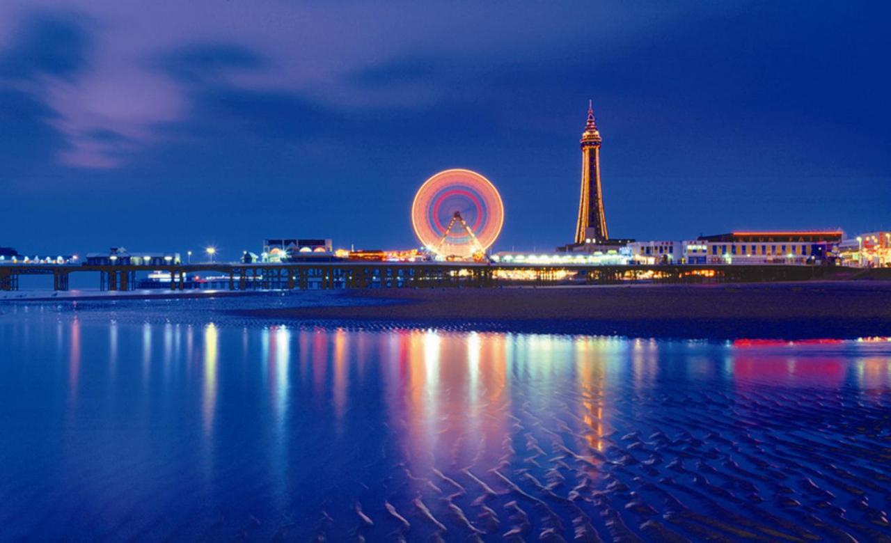 White Moon Hotel Blackpool Esterno foto