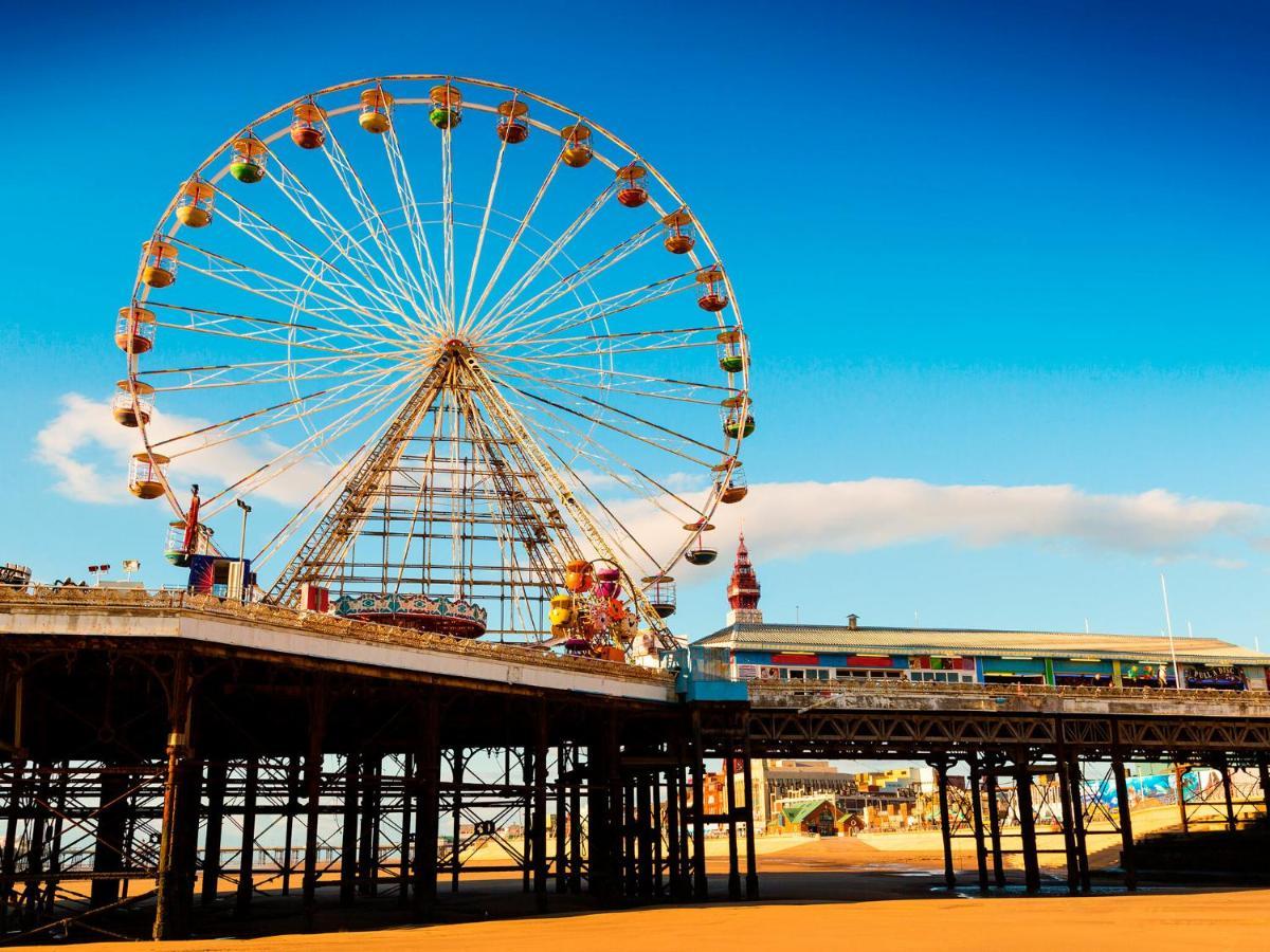 White Moon Hotel Blackpool Esterno foto